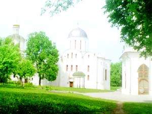 У Борисоглебского и Свято-Троицкого соборов в Чернигове